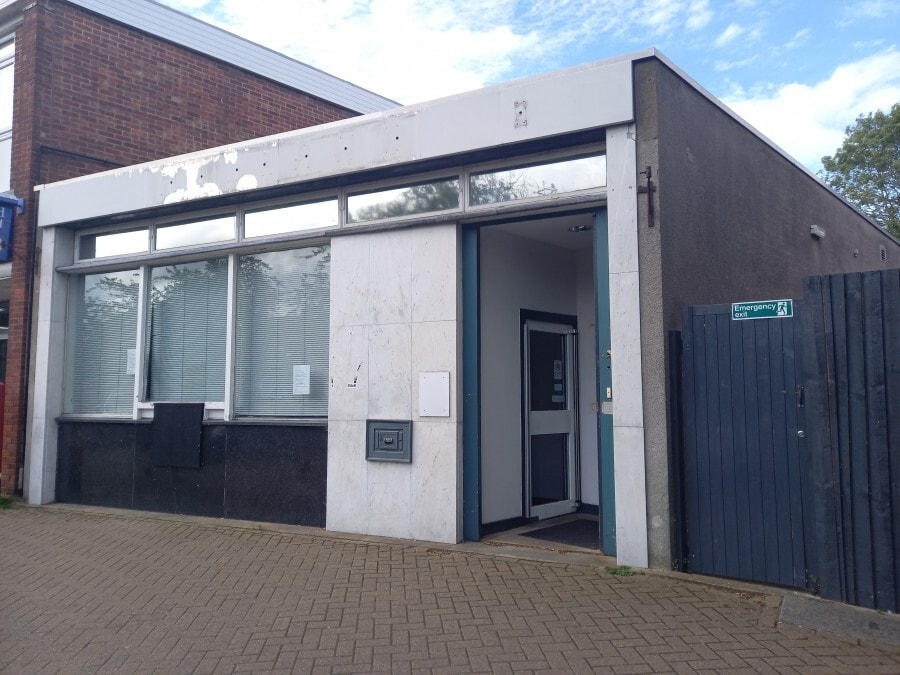 186 Broadway, Didcot for sale Primary Photo- Image 1 of 4