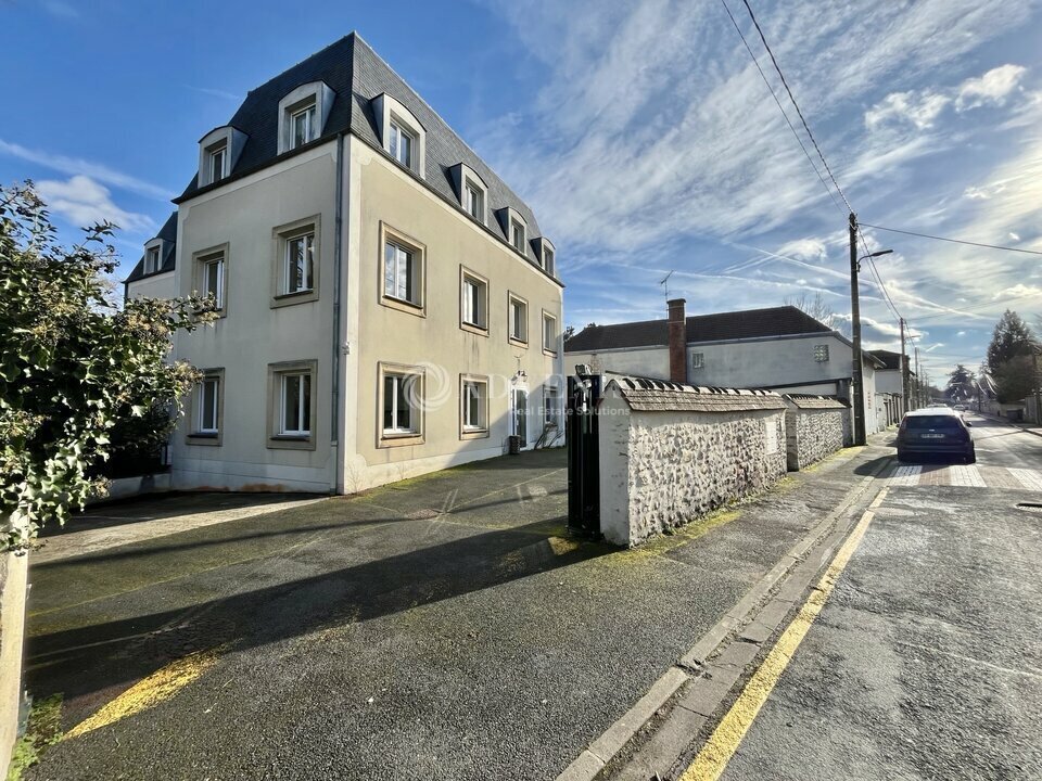 Office in Dammarie-les-Lys for sale Building Photo- Image 1 of 13