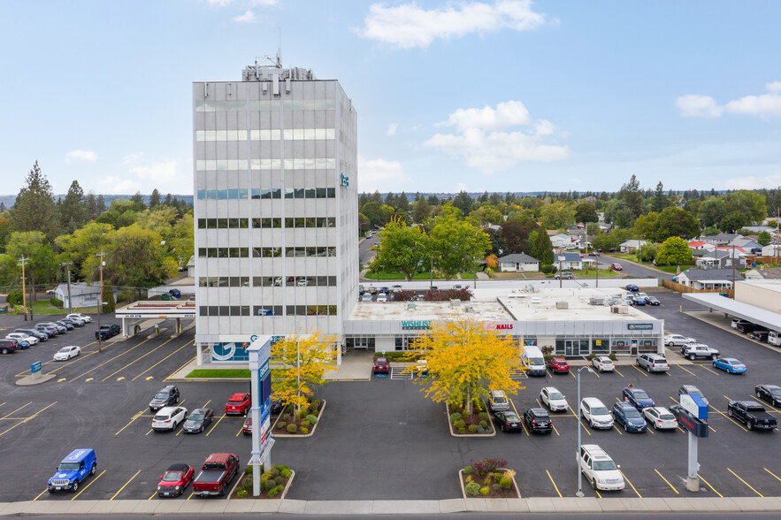 4401 N Division St, Spokane, WA for rent - Building Photo - Image 2 of 4