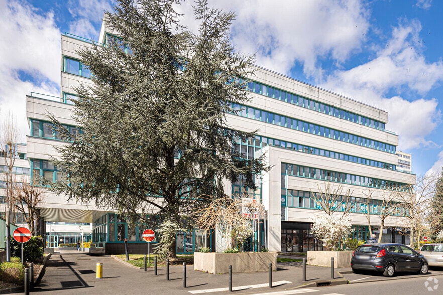 Office in Massy to rent - Building Photo - Image 3 of 3