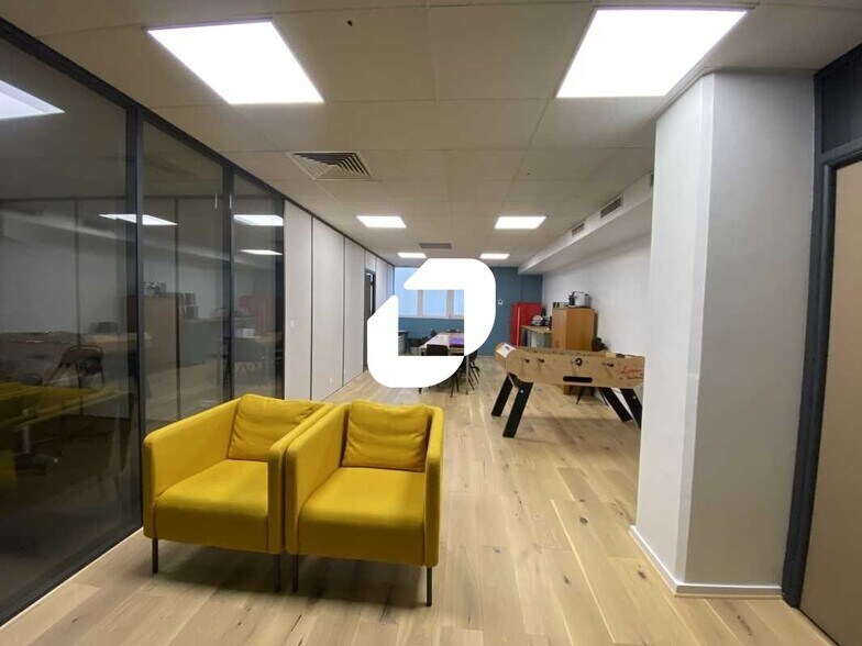 Office in Saint-Ouen-sur-Seine to rent - Interior Photo - Image 1 of 9