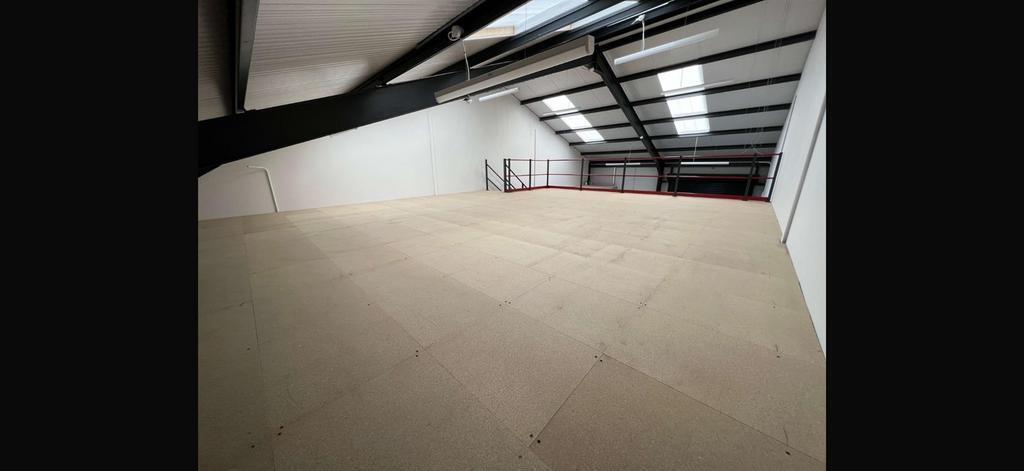 Thorpe Rd, Melton Mowbray to rent Building Photo- Image 1 of 31