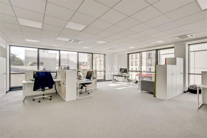 3 Rue Paul Mazy, Ivry-sur-Seine to rent - Building Photo - Image 3 of 12
