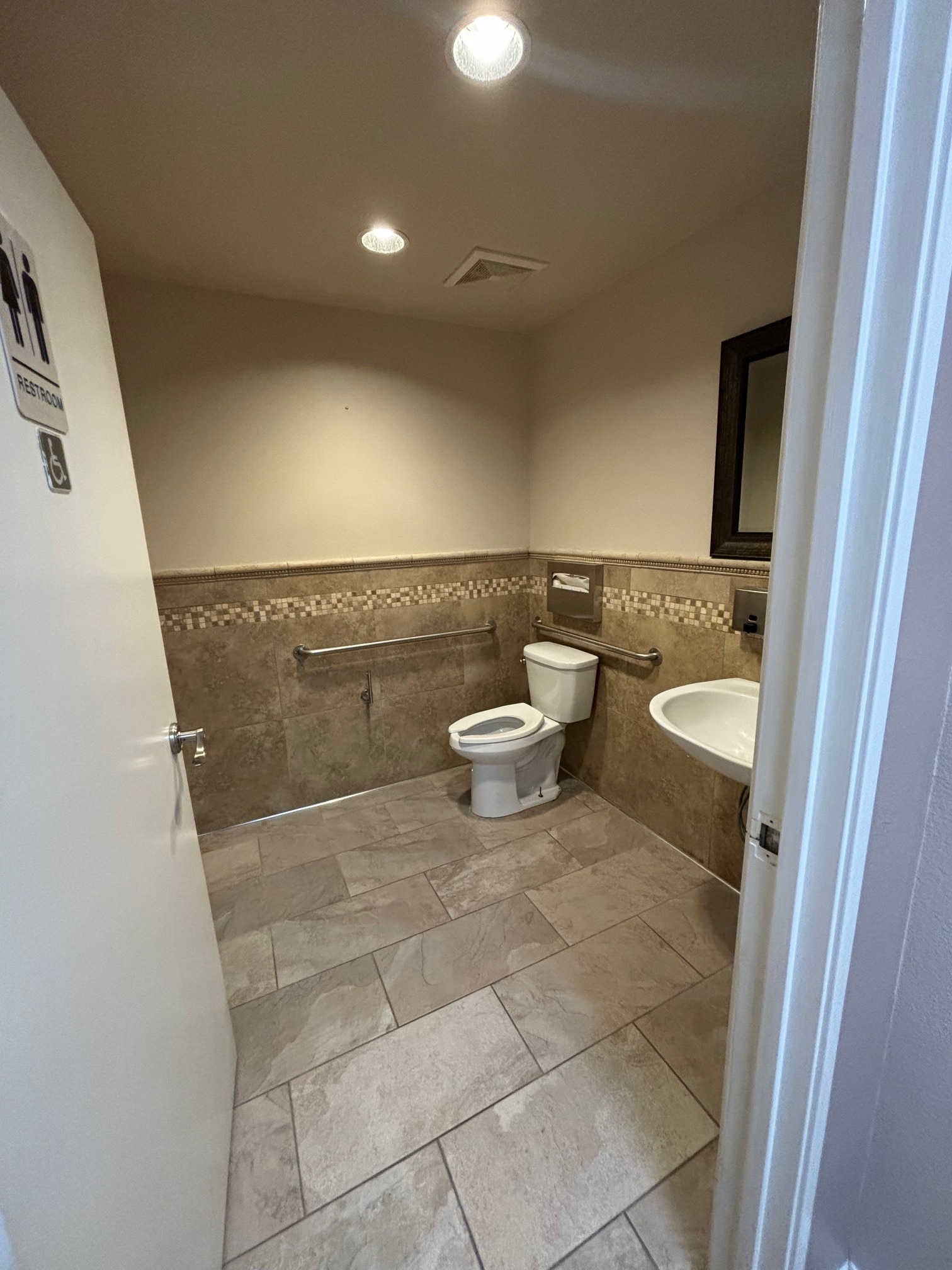 1113 Alta Ave, Upland, CA for rent Interior Photo- Image 1 of 6