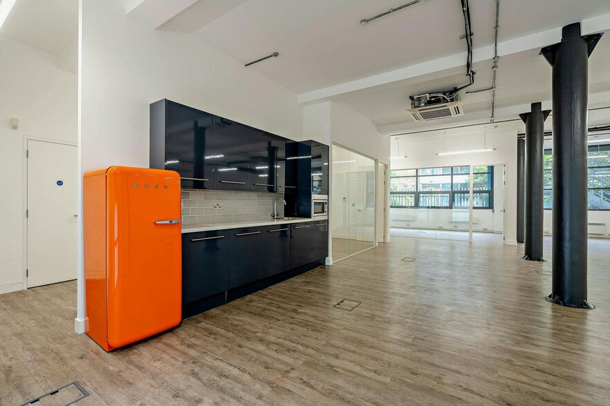 7 Holyrood St, London to rent - Building Photo - Image 2 of 15