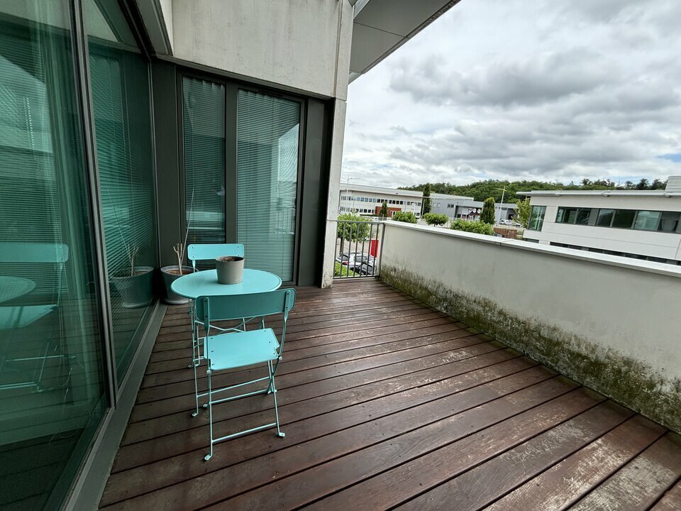 Office in Chaponnay to rent Building Photo- Image 1 of 13