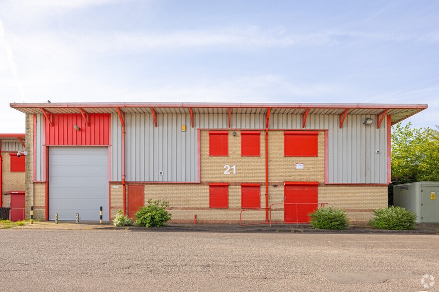 Whitemoor Ct, Nottingham to rent - Building Photo - Image 2 of 4