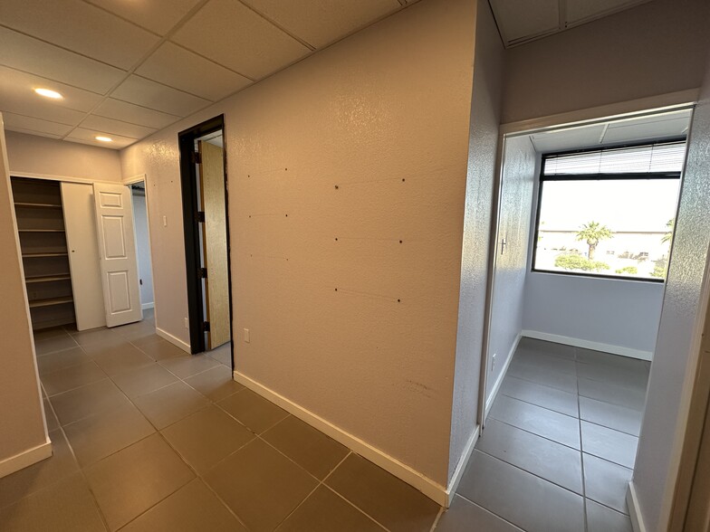 1280 Hawkins Blvd, El Paso, TX for rent - Interior Photo - Image 3 of 52