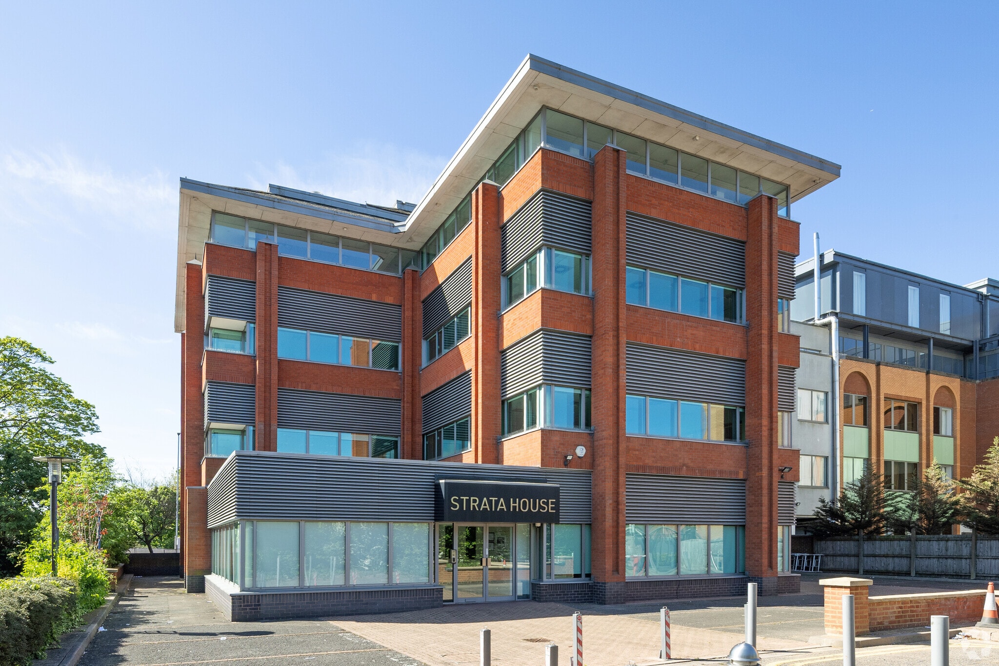 264-270 Bath Rd, Hillingdon to rent Primary Photo- Image 1 of 11
