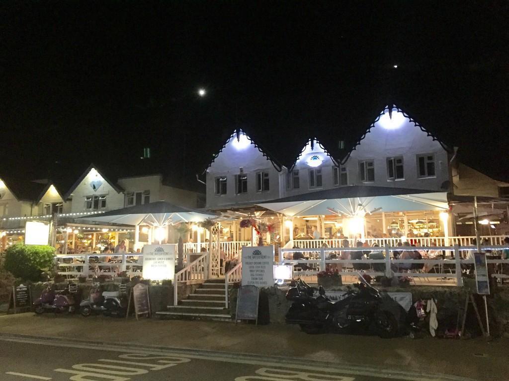 19 Esplanade, Shanklin for sale Building Photo- Image 1 of 1