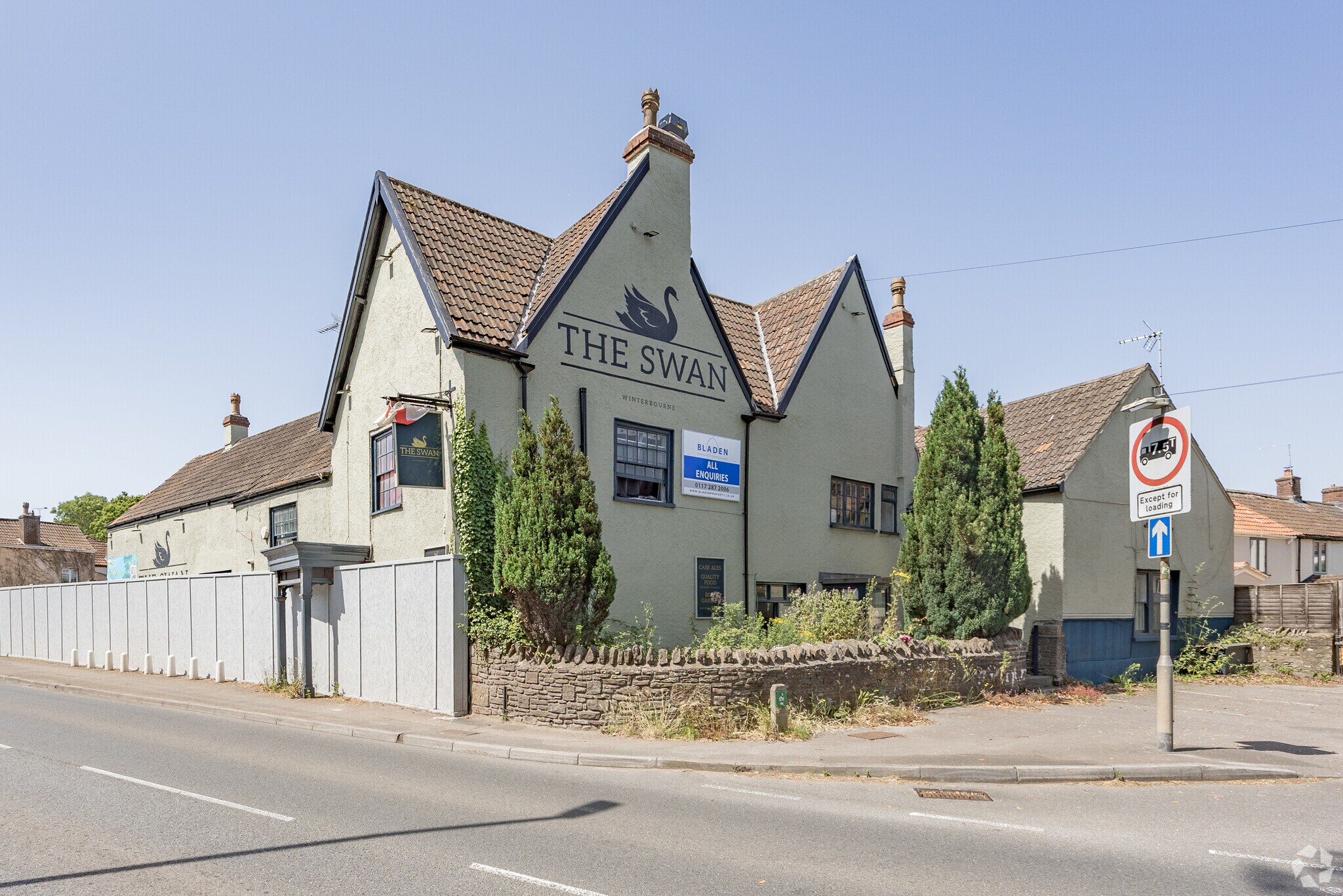 114 High St, Winterbourne to rent Primary Photo- Image 1 of 6