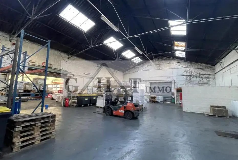 Vente Entrepôt 1 100 m² - Photo 1