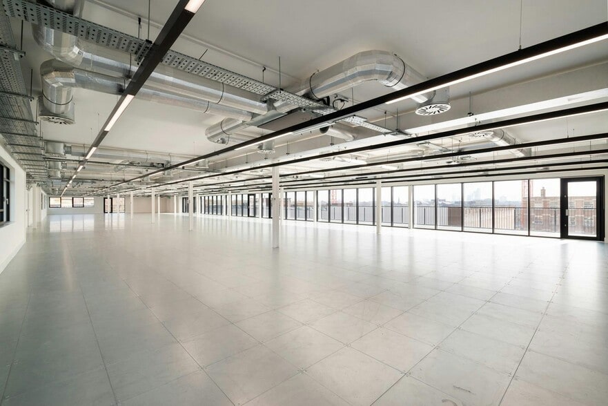 100 Brewery Rd, London to rent - Building Photo - Image 3 of 16