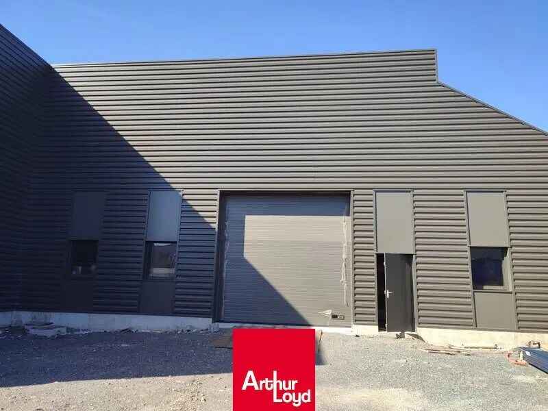 Light Industrial in Villefranche-sur-Saône to rent Building Photo- Image 1 of 5