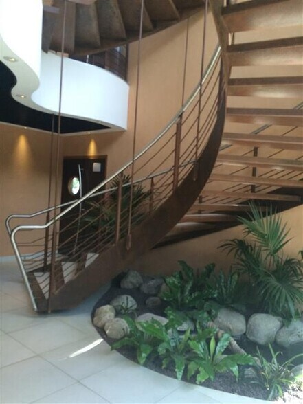 Office in Labège to rent - Interior Photo - Image 2 of 5