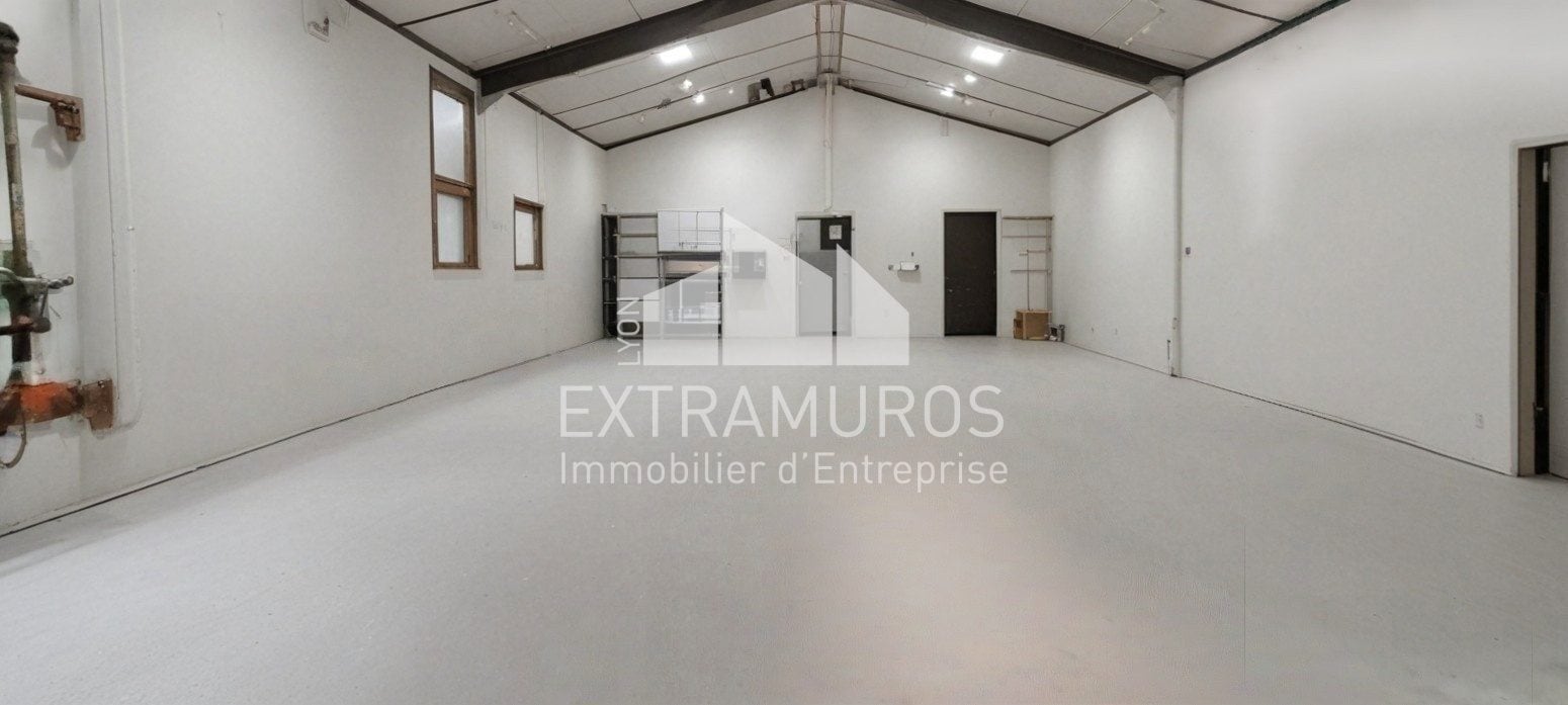 Light Industrial in Villefranche-sur-Saône for sale Interior Photo- Image 1 of 12