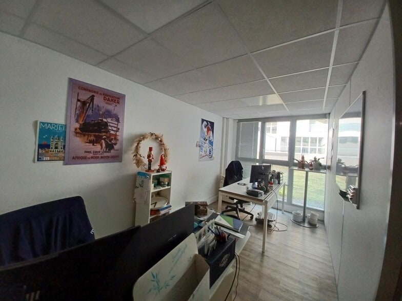 Office in Marseille to rent - Building Photo - Image 3 of 18