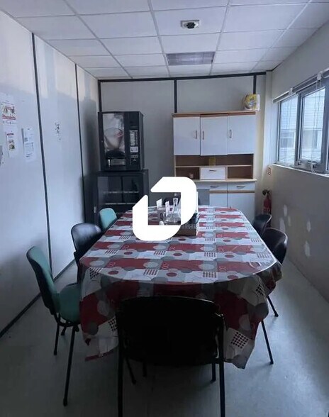 Office in Bordeaux to rent - Interior Photo - Image 2 of 6