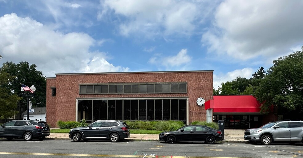 1010 Farmington Ave, West Hartford, CT for rent - Building Photo - Image 1 of 1