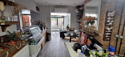 2 Leatherhead Rd, Kingston Upon Thames to rent Interior Photo- Image 1 of 4