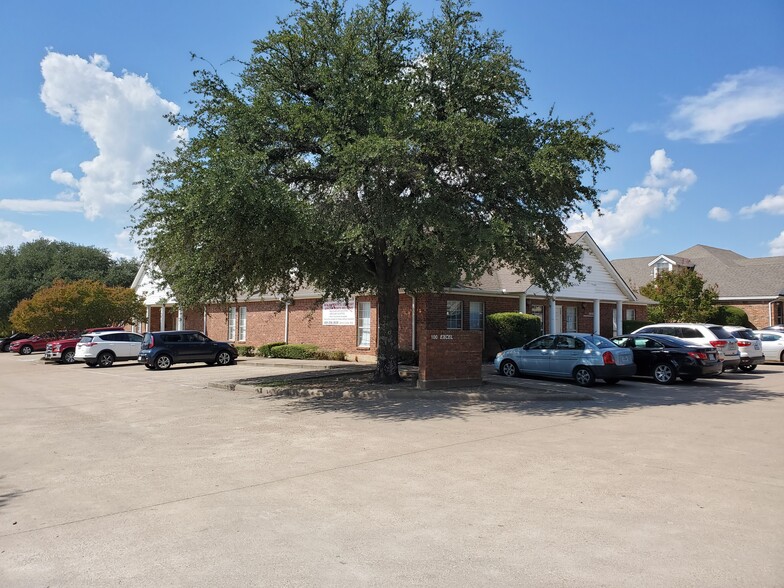 2707 Bolton Boone Dr, DeSoto, TX for rent - Building Photo - Image 2 of 5