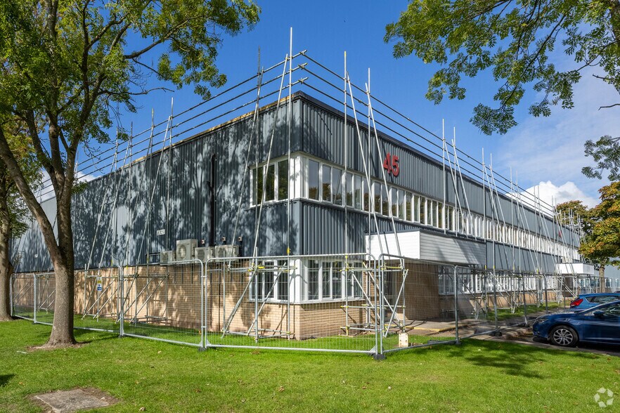 Walkers Rd, Redditch to rent - Primary Photo - Image 2 of 3