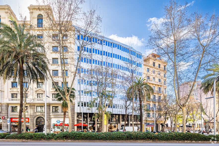 Office in Barcelona, Barcelona to rent - Primary Photo - Image 1 of 4