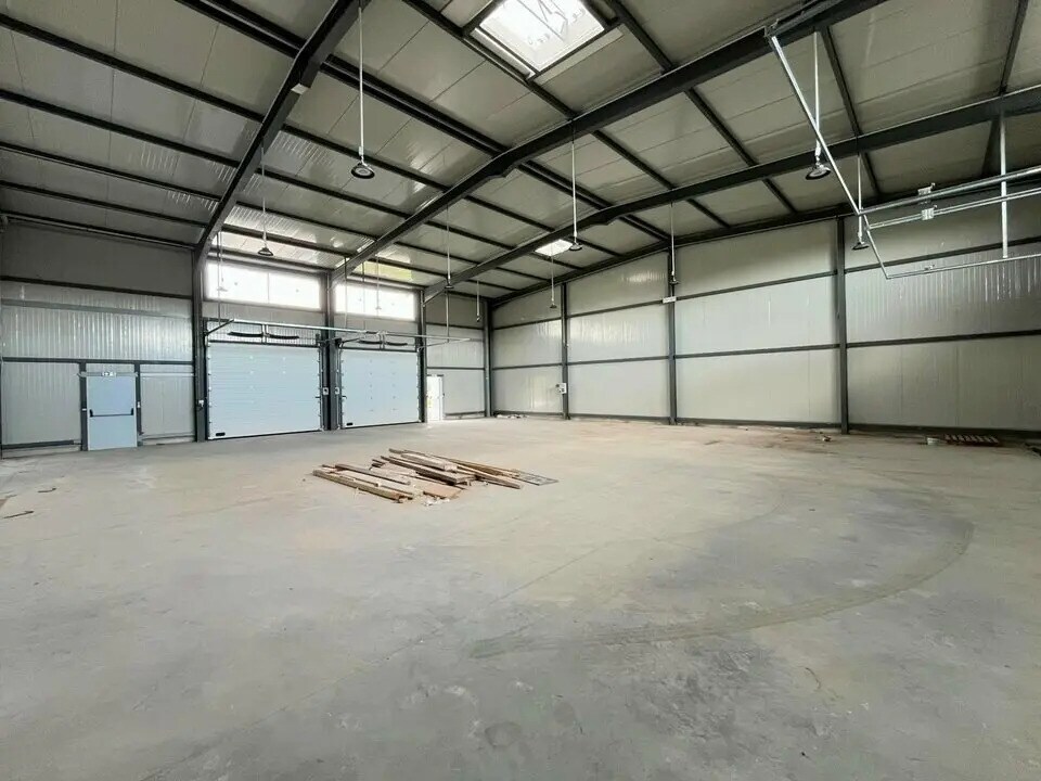 Location Entrepôt 350 m² - Photo 1