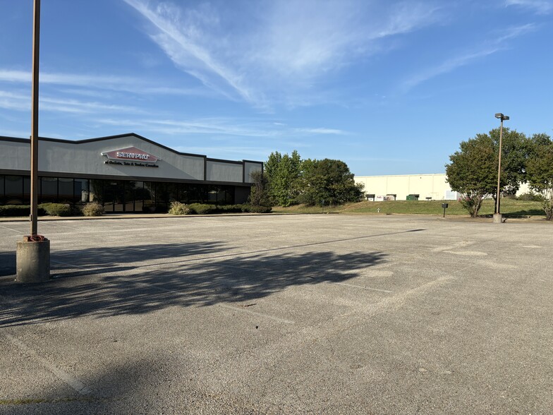 1160 Stateline Rd E, Southaven, MS for rent - Building Photo - Image 3 of 16