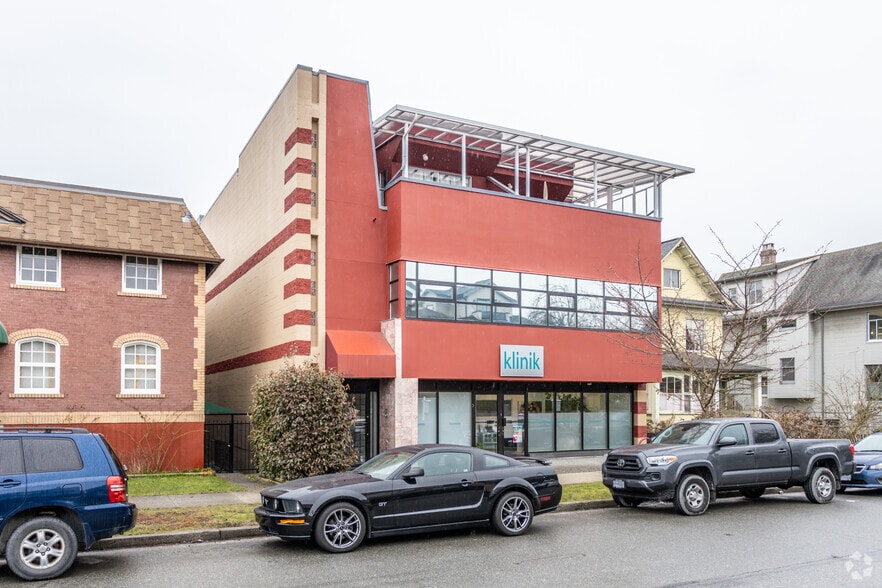 225 17th Av E, Vancouver, BC for sale - Building Photo - Image 1 of 1