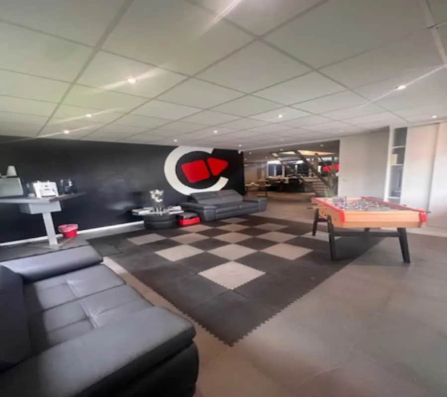 Location Local d'activités 1 168 m² - Photo 1