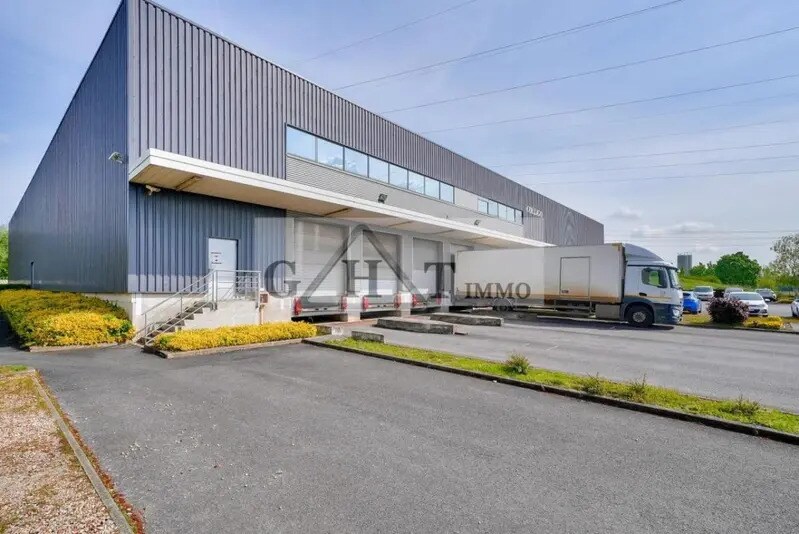 Industrial in Villeparisis to rent - Building Photo - Image 1 of 6
