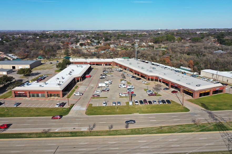 3201-3291 W Pioneer Pky, Pantego, TX for rent - Building Photo - Image 3 of 7