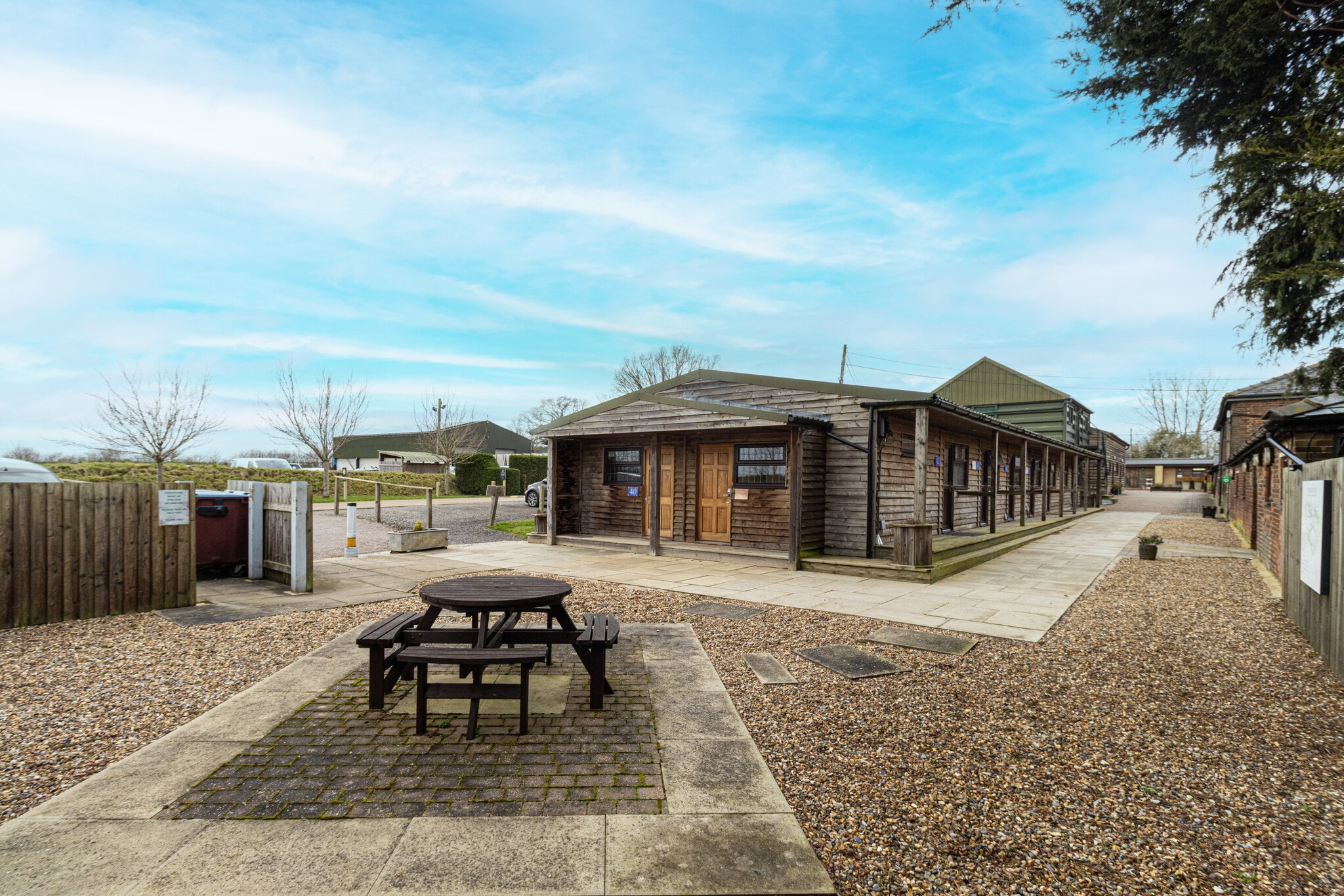 Thrales End Ln, Harpenden to rent Interior Photo- Image 1 of 8