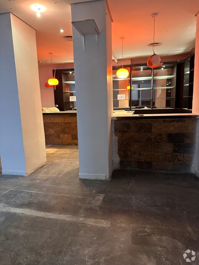 Madrid, MAD 28036 -  -  - Interior Photo - Image 1 of 7