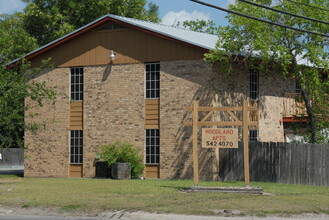 600 E Crockett St, Beeville, TX for sale Primary Photo- Image 1 of 1