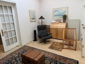 45 E Putnam Ave, Greenwich, CT to rent Interior Photo- Image 2 of 5