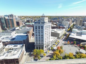 146 Monroe Center St NW, Grand Rapids, MI for rent Building Photo- Image 1 of 3