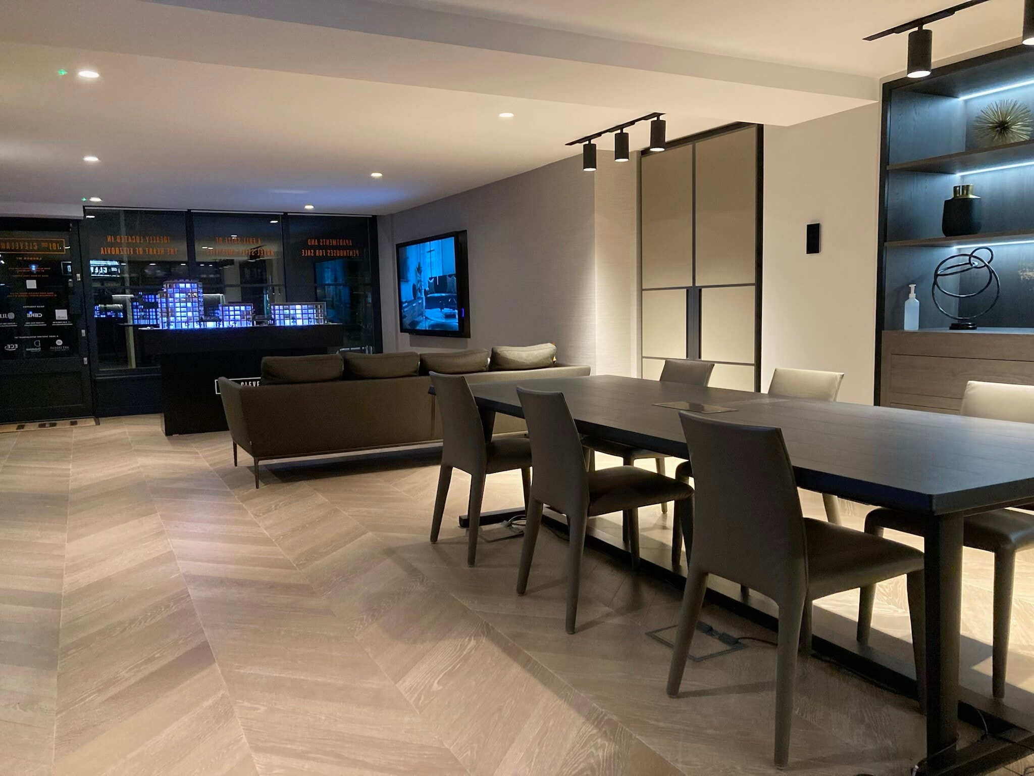 78 Cleveland St, London for sale Interior Photo- Image 1 of 1