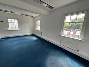 Salisbury Rd, Calmore to rent Interior Photo- Image 2 of 3