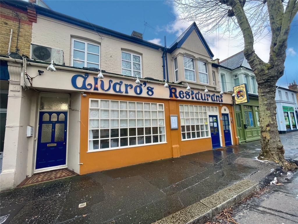 32-34 St. Helens Rd, Westcliff On Sea for sale Primary Photo- Image 1 of 17