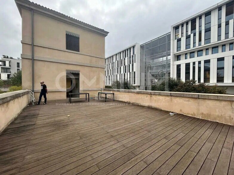 Office in Lyon to rent - Building Photo - Image 2 of 9
