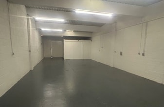 Avro Way, Melksham to rent Interior Photo- Image 2 of 3