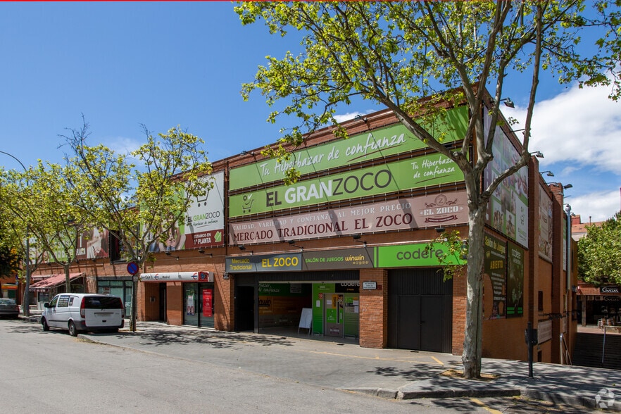Retail in Tres Cantos, Madrid for sale - Primary Photo - Image 1 of 2