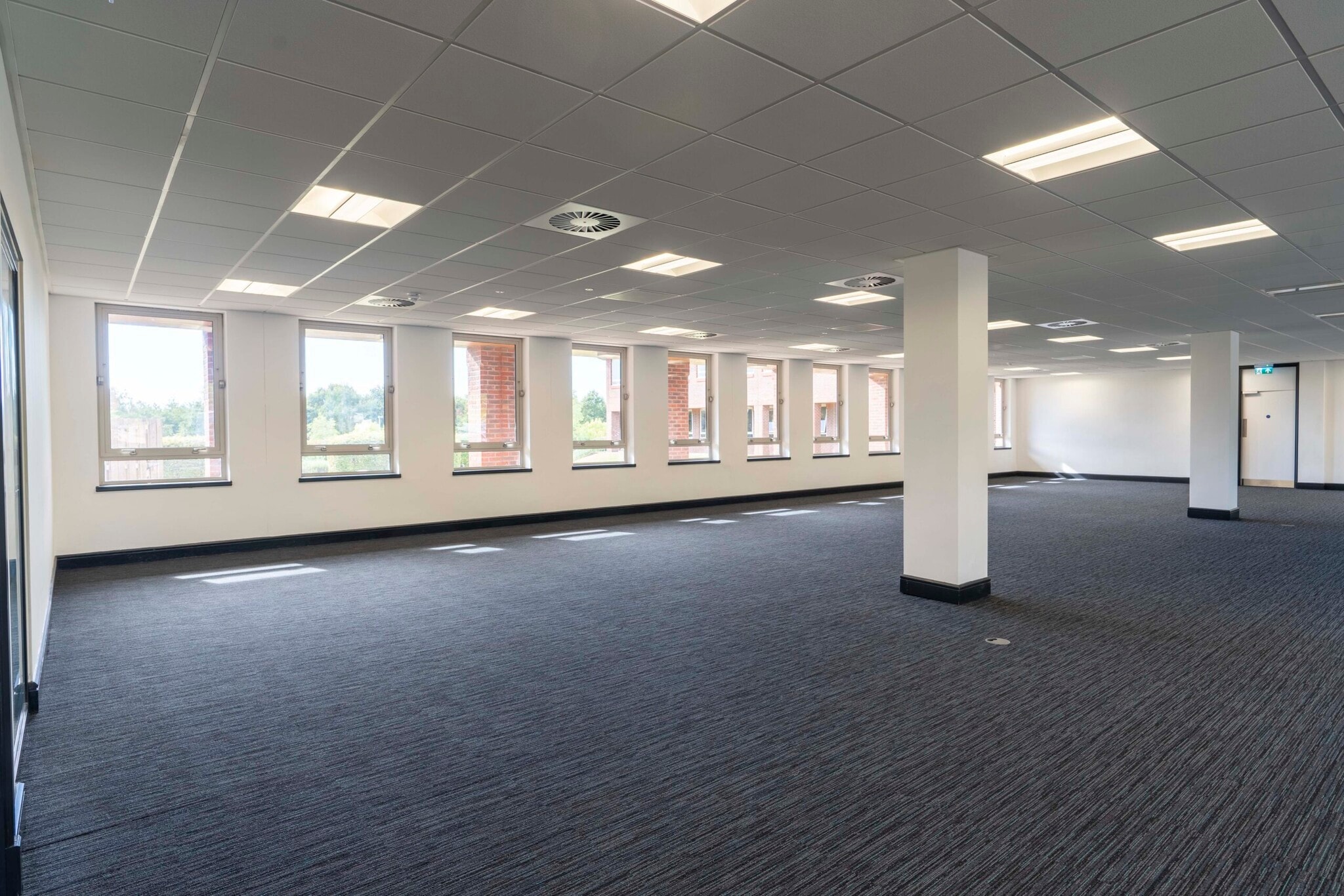 Rydon Ln, Exeter to rent Interior Photo- Image 1 of 11