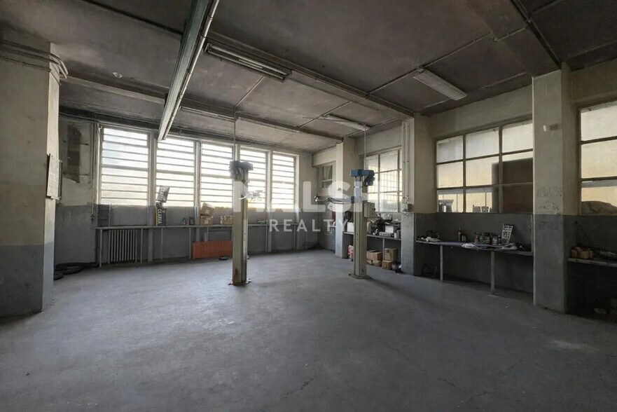 Light Industrial in Lyon for sale - Interior Photo - Image 3 of 6