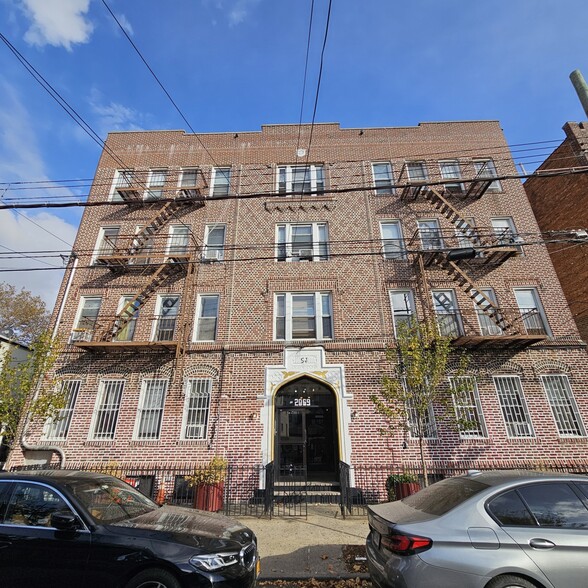 2069 E 12th St, Brooklyn, NY for sale - Building Photo - Image 1 of 17