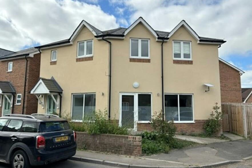 High St, Medstead to rent - Primary Photo - Image 1 of 1