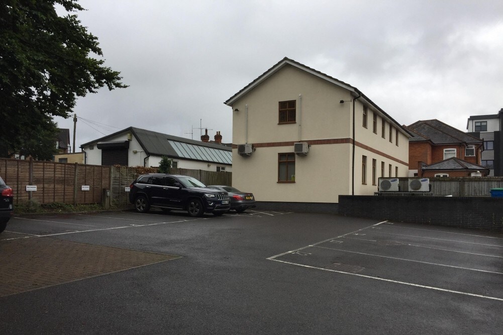 11A Kings Rd, Fleet for sale Primary Photo- Image 1 of 1