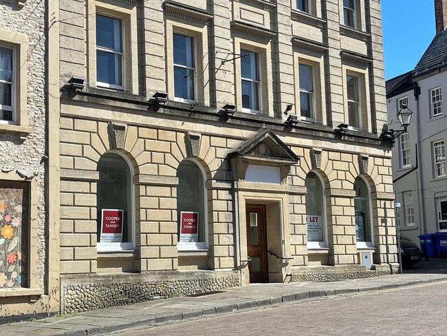 More details for 5 High St, Shepton Mallet - Retail to Rent